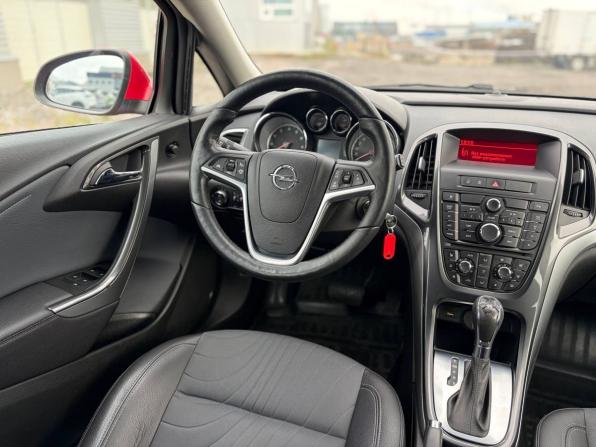 Opel Astra J Рестайлинг с пробегом 2013 года, цена 720 000 рублей, 146000 км, хэтчбек, Автокод Объявления