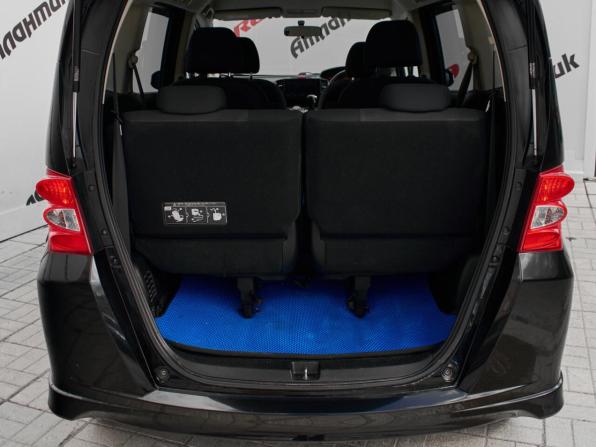 Honda Freed I с пробегом 2010 года, цена 1 030 000 рублей, 172428 км, компактвэн, Автокод Объявления