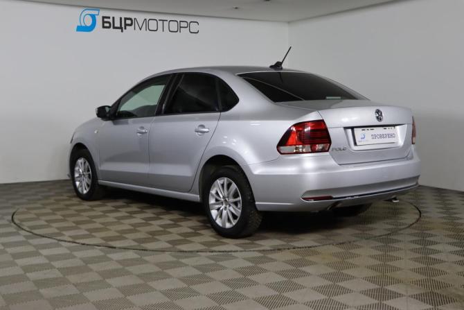 Volkswagen Polo V Рестайлинг с пробегом 2018 года, цена 1 039 990 рублей, 172104 км, седан, Автокод Объявления