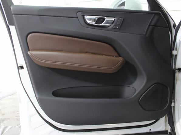 Volvo XC60 II с пробегом 2018 года, цена 2 939 000 рублей, 185600 км, внедорожник, Автокод Объявления