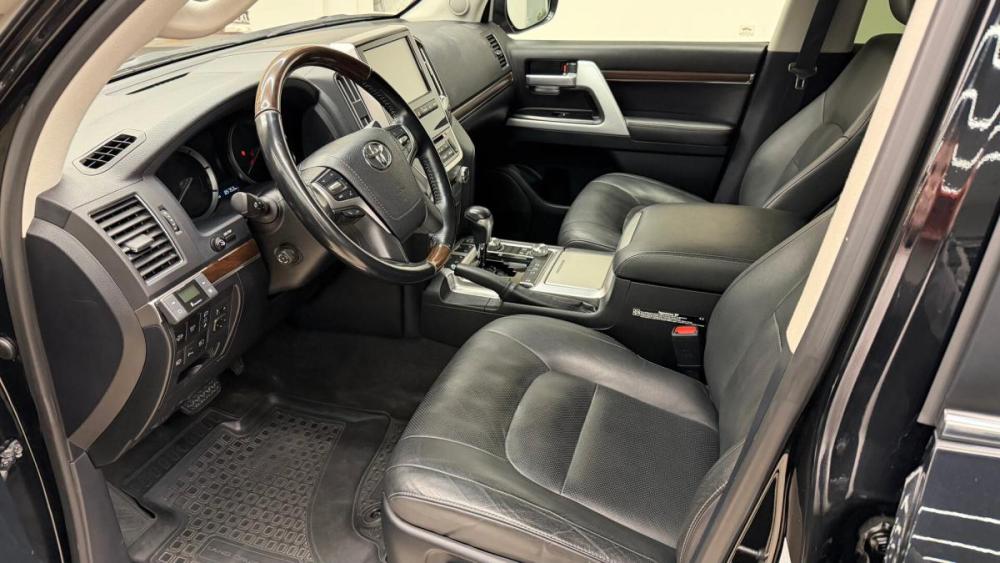 Toyota Land Cruiser 200 Series Рестайлинг 2 Челябинск  - изображение 12
