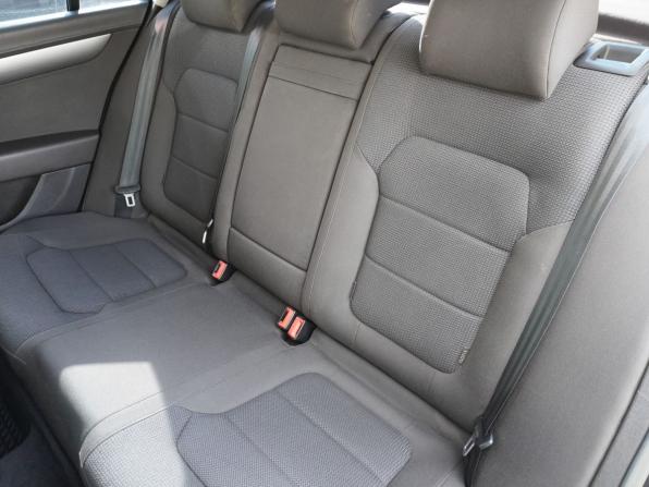 Volkswagen Passat B7 с пробегом 2011 года, цена 870 000 рублей, 270000 км, седан, Автокод Объявления