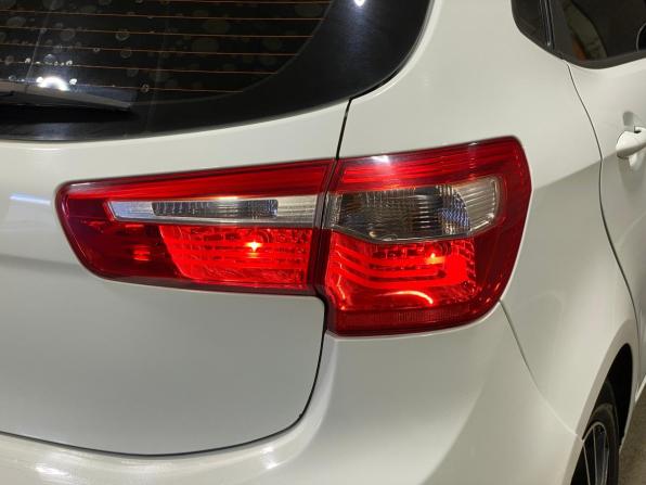 Kia Rio III с пробегом 2013 года, цена 890 000 рублей, 131523 км, хэтчбек, Автокод Объявления