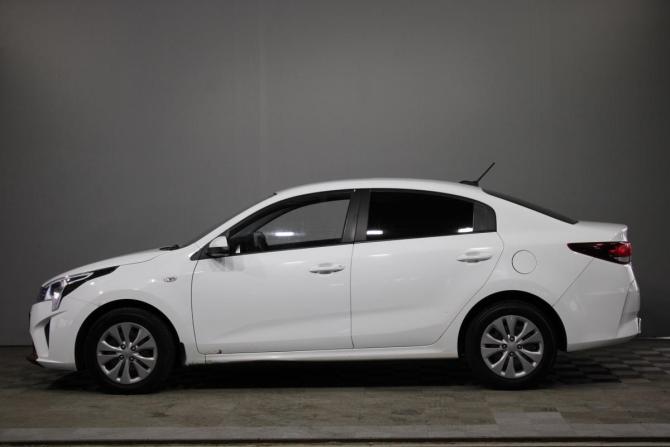 Kia Rio IV Рестайлинг с пробегом 2020 года, цена 1 089 000 рублей, 300100 км, седан, Автокод Объявления