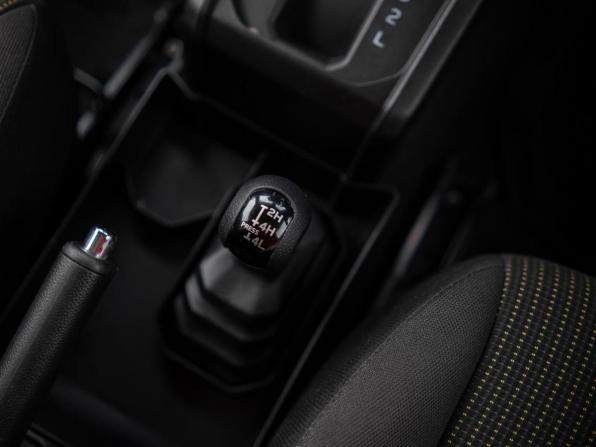 Suzuki Jimny IV с пробегом 2019 года, цена 2 299 000 рублей, 70080 км, внедорожник, Автокод Объявления