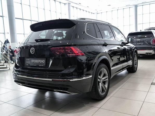 Volkswagen Tiguan II с пробегом 2019 года, цена 2 550 000 рублей, 119987 км, внедорожник, Автокод Объявления