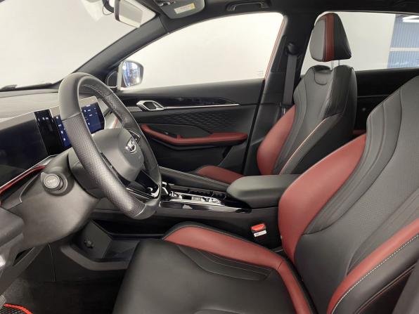 Geely Coolray I Рестайлинг с пробегом 2023 года, цена 2 200 000 рублей, 24422 км, внедорожник, Автокод Объявления