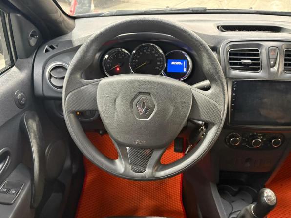 Renault Logan II с пробегом 2016 года, цена 690 000 рублей, 102500 км, седан, Автокод Объявления