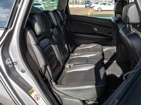 Renault Scenic IV с пробегом 2018 года, цена 1 640 000 рублей, 98328 км, компактвэн, Автокод Объявления