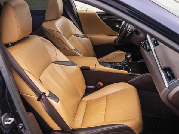 Lexus ES VII с пробегом 2019 года, цена 3 599 000 рублей, 120000 км, седан, Автокод Объявления