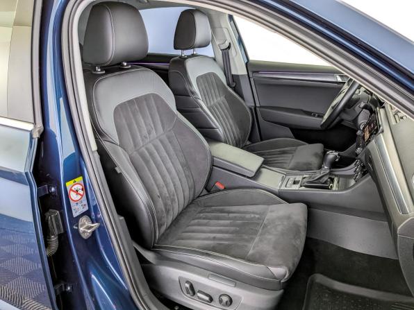 Skoda Superb III Рестайлинг с пробегом 2022 года, цена 3 200 000 рублей, 74618 км, лифтбек, Автокод Объявления