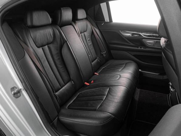 BMW 7 серии VI (G11/G12) с пробегом 2018 года, цена 4 099 000 рублей, 119424 км, седан, Автокод Объявления