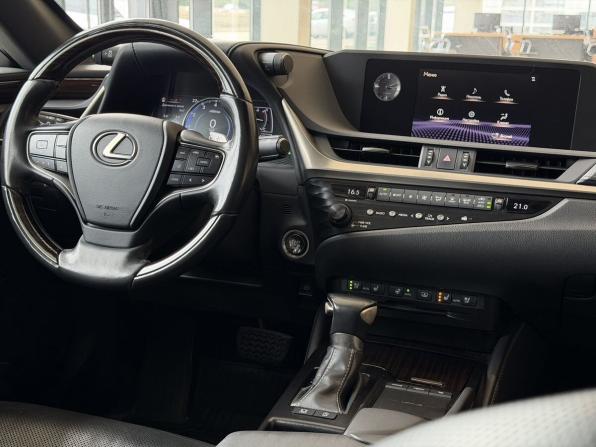 Lexus ES VII с пробегом 2019 года, цена 3 190 000 рублей, 141170 км, седан, Автокод Объявления