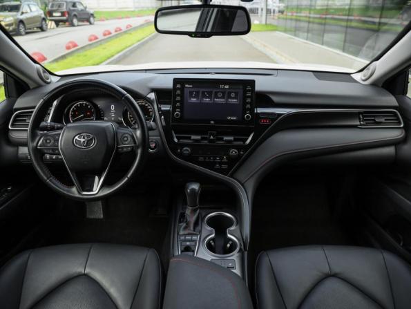 Toyota Camry VIII (XV70) Рестайлинг с пробегом 2021 года, цена 3 669 000 рублей, 58739 км, седан, Автокод Объявления