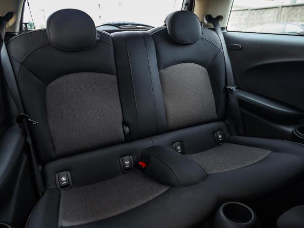 Mini Hatch III (F55/F56) Рестайлинг с пробегом 2019 года, цена 2 263 777 рублей, 34535 км, хэтчбек, Автокод Объявления