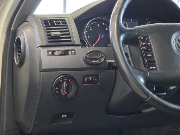 Volkswagen Touareg I Рестайлинг с пробегом 2010 года, цена 893 000 рублей, 208005 км, внедорожник, Автокод Объявления