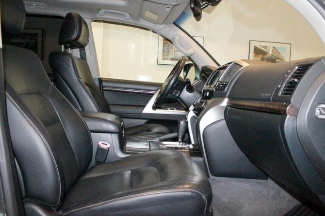 Toyota Land Cruiser 200 Series Рестайлинг 1 с пробегом 2013 года, цена 3 950 000 рублей, 221571 км, внедорожник, Автокод Объявления