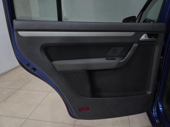 Volkswagen Touran I Рестайлинг с пробегом 2009 года, цена 680 000 рублей, 228720 км, минивэн, Автокод Объявления