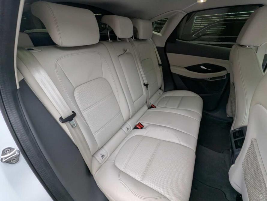 Jaguar E-Pace I Москва  - изображение 12