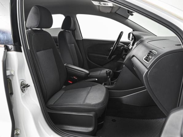 Volkswagen Polo V Рестайлинг с пробегом 2016 года, цена 1 279 000 рублей, 118621 км, седан, Автокод Объявления