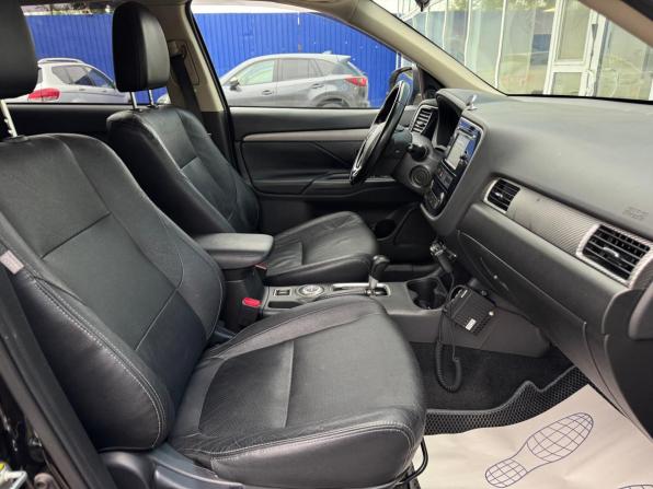 Mitsubishi Outlander III Рестайлинг 2 с пробегом 2015 года, цена 1 890 000 рублей, 151170 км, внедорожник, Автокод Объявления