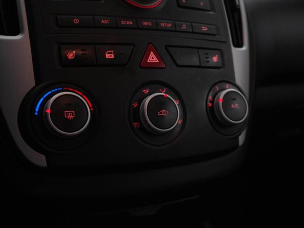Kia Ceed I Рестайлинг с пробегом 2012 года, цена 1 049 077 рублей, 130134 км, универсал, Автокод Объявления