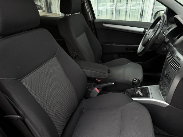 Opel Astra H Рестайлинг с пробегом 2011 года, цена 599 000 рублей, 184000 км, седан, Автокод Объявления