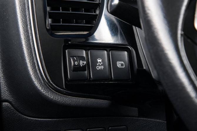 Mitsubishi Outlander III Рестайлинг 2 с пробегом 2017 года, цена 2 399 000 рублей, 98000 км, внедорожник, Автокод Объявления