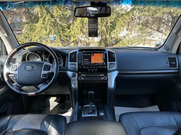 Toyota Land Cruiser 200 Series Рестайлинг 1 с пробегом 2013 года, цена 4 670 000 рублей, 94485 км, внедорожник, Автокод Объявления