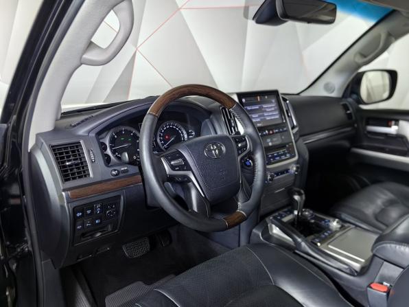Toyota Land Cruiser 200 Series Рестайлинг 2 с пробегом 2018 года, цена 5 299 000 рублей, 165257 км, внедорожник, Автокод Объявления