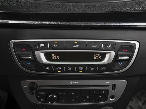 Renault Fluence I Рестайлинг с пробегом 2013 года, цена 909 000 рублей, 187400 км, седан, Автокод Объявления