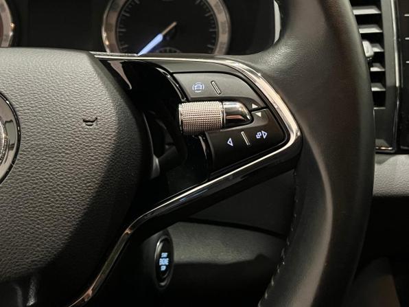Skoda Karoq I с пробегом 2021 года, цена 2 420 000 рублей, 134017 км, внедорожник, Автокод Объявления