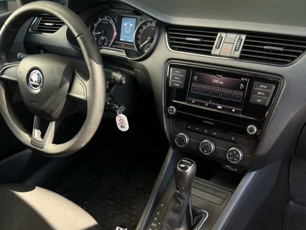 Skoda Octavia III (A7) Рестайлинг с пробегом 2018 года, цена 1 619 000 рублей, 81968 км, лифтбек, Автокод Объявления