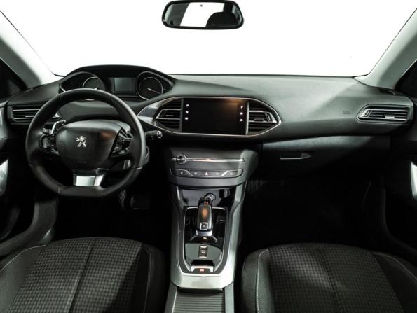 Peugeot 308 II Рестайлинг с пробегом 2018 года, цена 1 299 700 рублей, 176958 км, универсал, Автокод Объявления