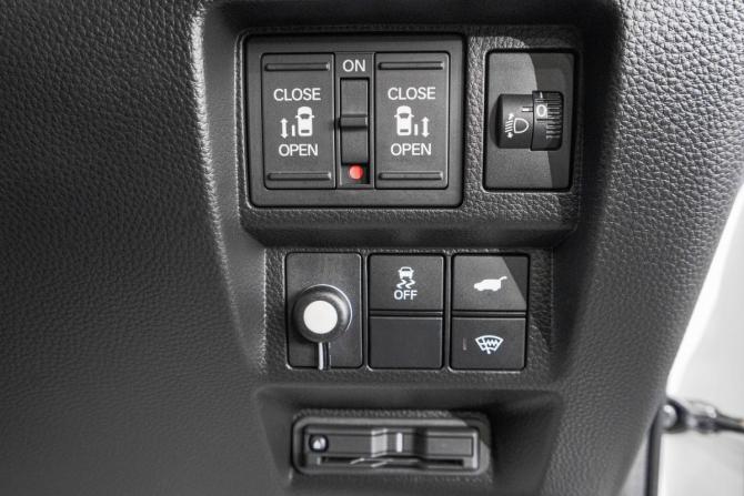 Honda Stepwgn VI с пробегом 2022 года, цена 3 049 000 рублей, 17000 км, минивэн, Автокод Объявления