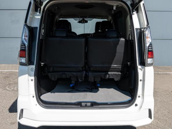 Nissan Serena V (C27) с пробегом 2018 года, цена 1 935 000 рублей, 131963 км, минивэн, Автокод Объявления