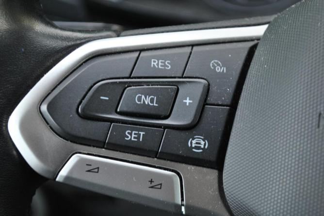 Volkswagen Caravelle T6 Рестайлинг с пробегом 2021 года, цена 4 750 000 рублей, 127000 км, минивэн, Автокод Объявления