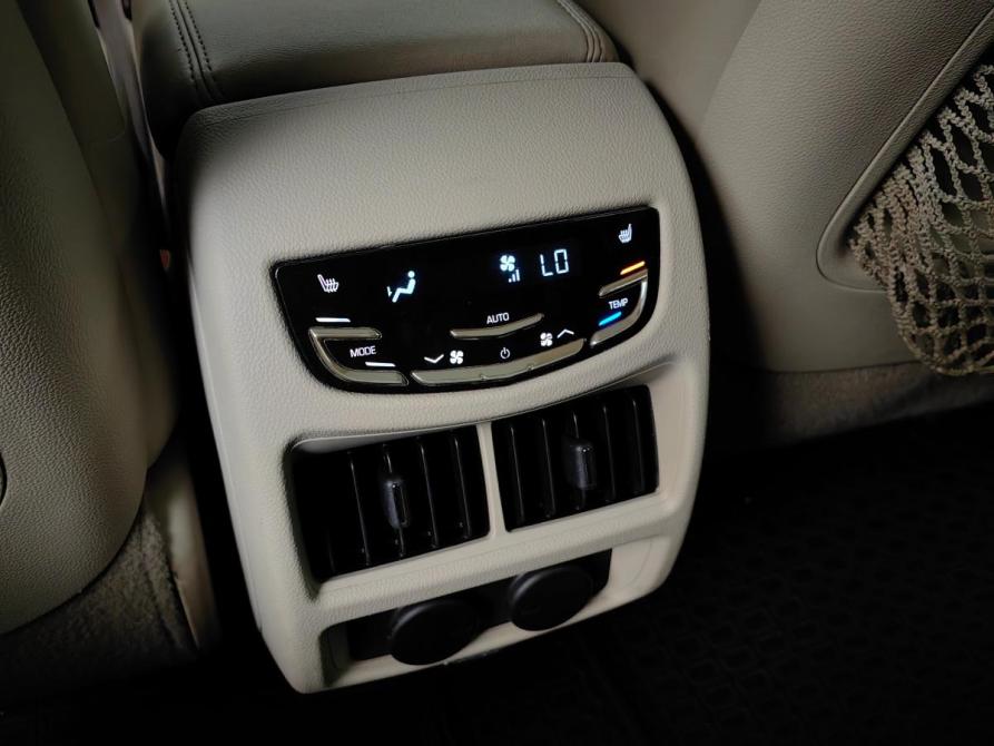 Cadillac SRX II Рестайлинг Москва  - изображение 28