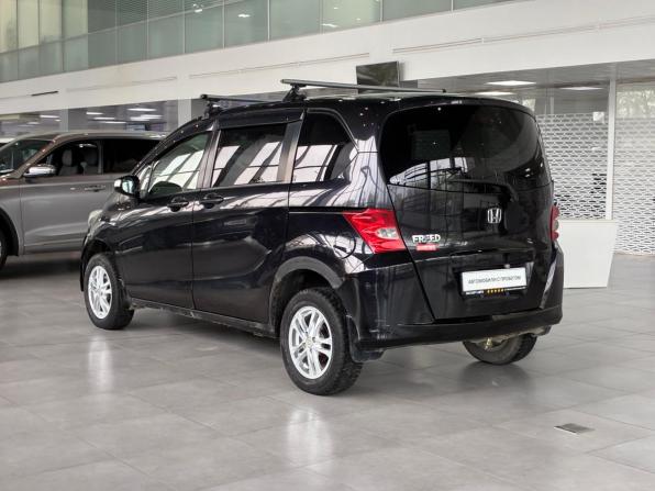 Honda Freed I с пробегом 2008 года, цена 749 000 рублей, 200000 км, компактвэн, Автокод Объявления