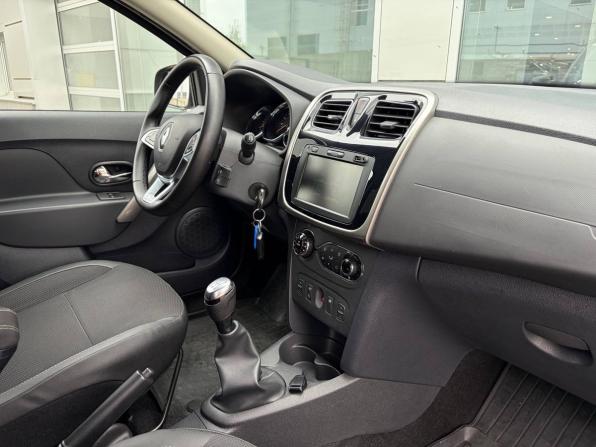 Renault Sandero II Рестайлинг с пробегом 2021 года, цена 1 395 000 рублей, 50146 км, хэтчбек, Автокод Объявления
