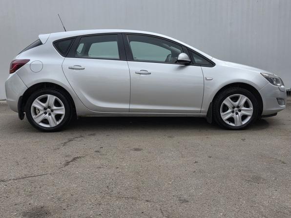 Opel Astra J с пробегом 2011 года, цена 520 000 рублей, 297469 км, хэтчбек, Автокод Объявления