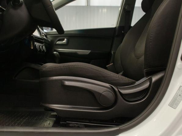 Kia Rio III Рестайлинг с пробегом 2015 года, цена 1 090 000 рублей, 157606 км, хэтчбек, Автокод Объявления