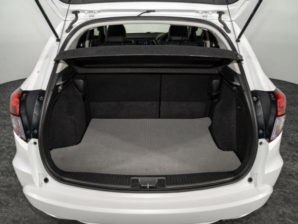 Honda Vezel I с пробегом 2014 года, цена 1 450 000 рублей, 154243 км, внедорожник, Автокод Объявления
