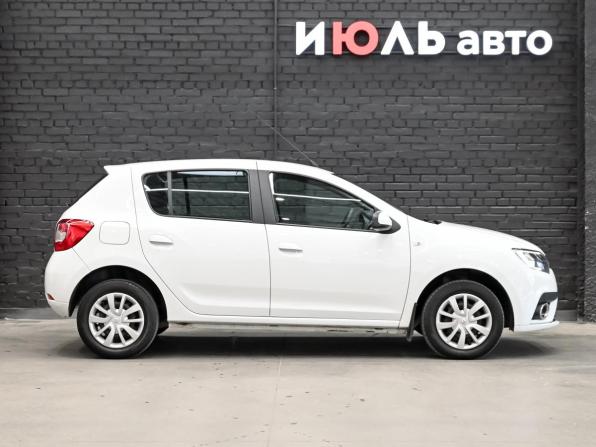 Renault Sandero II Рестайлинг с пробегом 2019 года, цена 1 190 000 рублей, 96096 км, хэтчбек, Автокод Объявления