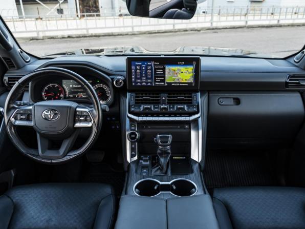 Toyota Land Cruiser 300 Series с пробегом 2023 года, цена 13 598 000 рублей, 18930 км, внедорожник, Автокод Объявления