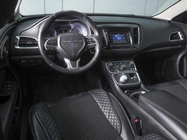 Chrysler 200 II с пробегом 2015 года, цена 1 149 000 рублей, 199973 км, седан, Автокод Объявления