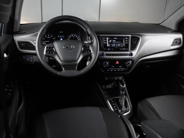 Hyundai Solaris II с пробегом 2018 года, цена 1 270 000 рублей, 163258 км, седан, Автокод Объявления