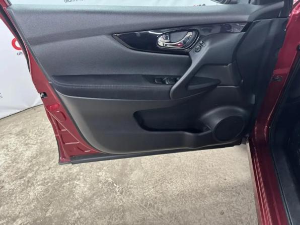 Nissan Qashqai II с пробегом 2015 года, цена 1 349 000 рублей, 98000 км, внедорожник, Автокод Объявления