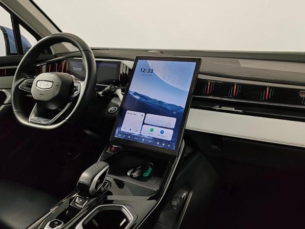 Geely Atlas II с пробегом 2024 года, цена 2 999 000 рублей, 42352 км, внедорожник, Автокод Объявления