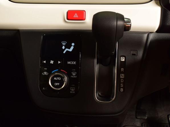 Daihatsu Mira Tocot с пробегом 2019 года, цена 934 995 рублей, 28761 км, хэтчбек, Автокод Объявления